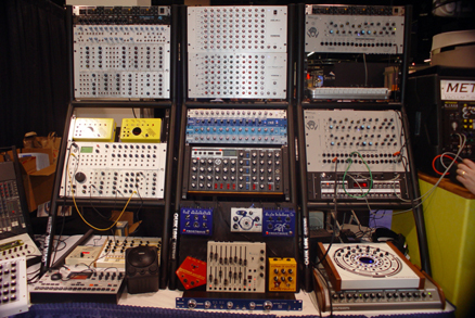 More NAMM synthy porn pics…