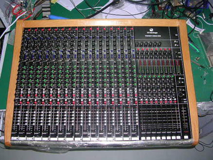 AES: Toft 8-buss console preview