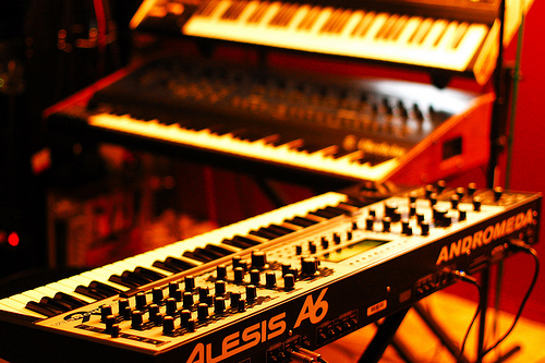 Poly phonic…